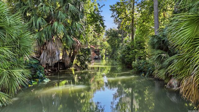 331 RIVER Bend Dr, New Braunfels, TX 78130