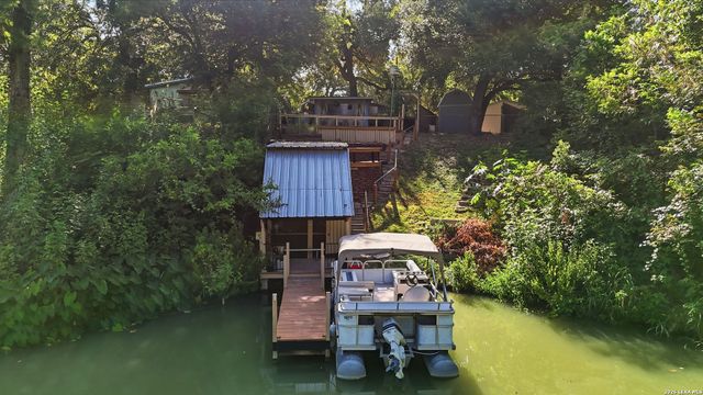 331 RIVER Bend Dr, New Braunfels, TX 78130