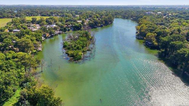 331 RIVER Bend Dr, New Braunfels, TX 78130