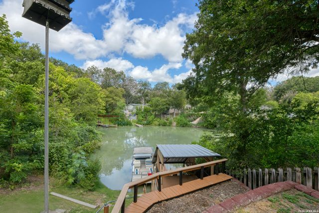 331 RIVER Bend Dr, New Braunfels, TX 78130