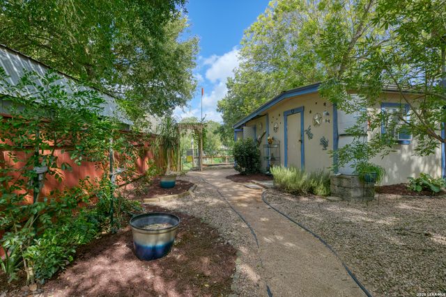 331 RIVER Bend Dr, New Braunfels, TX 78130