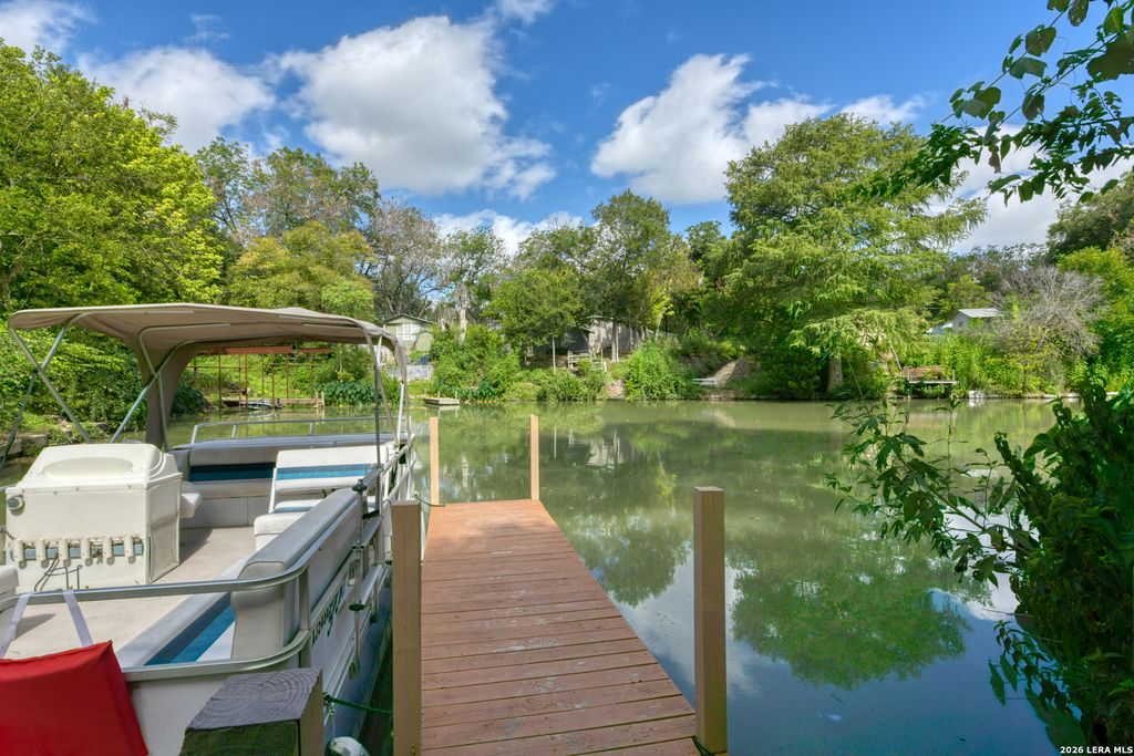 331 RIVER Bend Dr, New Braunfels, TX 78130