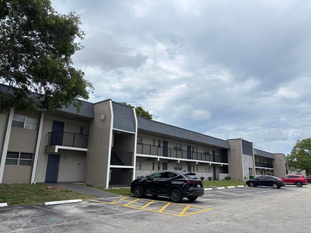8051 S Colony Circle 107, Tamarac, FL 33321