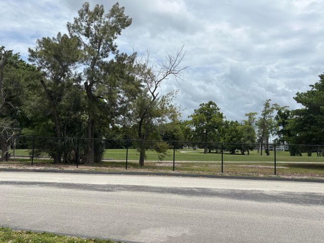 8051 S Colony Circle 107, Tamarac, FL 33321