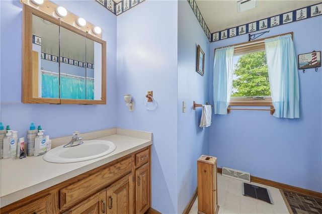 16614 S Hadsell Road, Pleasant Hill, MO 64080