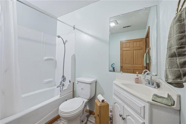 16614 S Hadsell Road, Pleasant Hill, MO 64080