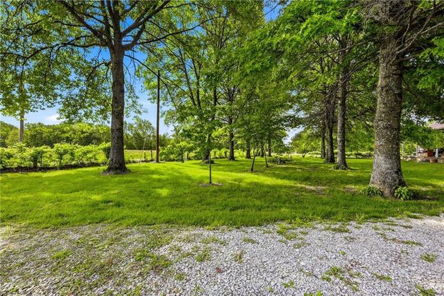 16614 S Hadsell Road, Pleasant Hill, MO 64080