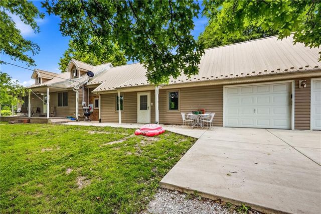 16614 S Hadsell Road, Pleasant Hill, MO 64080