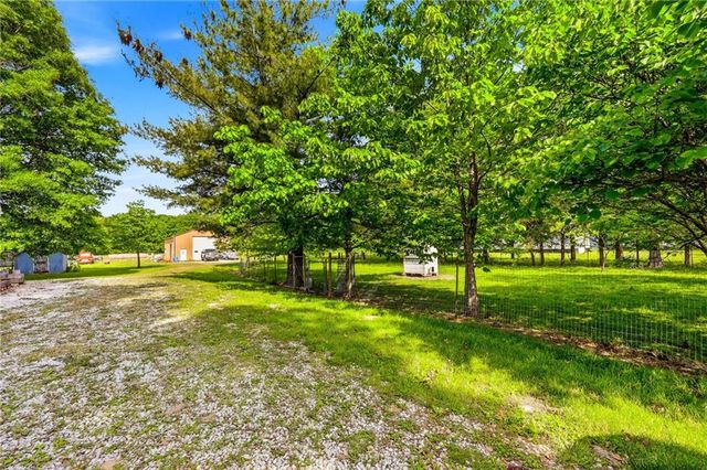 16614 S Hadsell Road, Pleasant Hill, MO 64080
