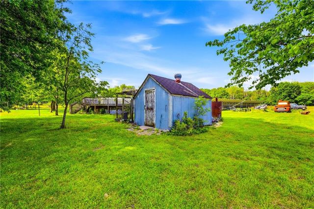 16614 S Hadsell Road, Pleasant Hill, MO 64080