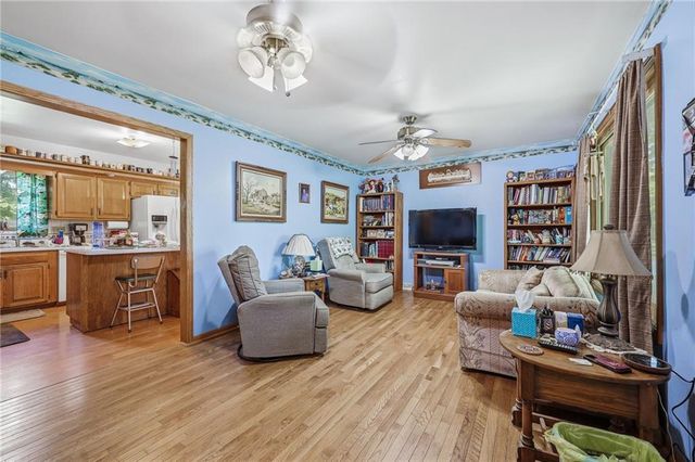 16614 S Hadsell Road, Pleasant Hill, MO 64080