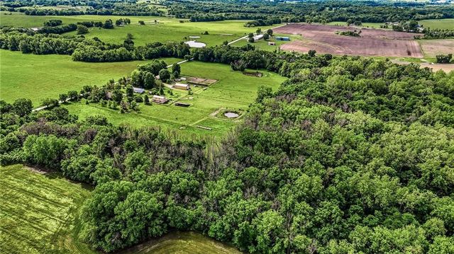 16614 S Hadsell Road, Pleasant Hill, MO 64080