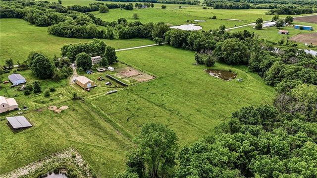 16614 S Hadsell Road, Pleasant Hill, MO 64080