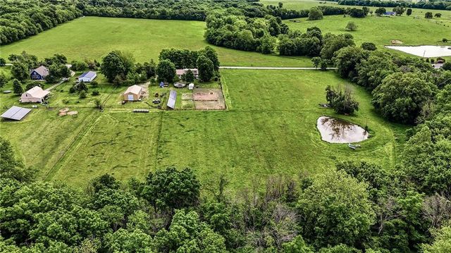 16614 S Hadsell Road, Pleasant Hill, MO 64080