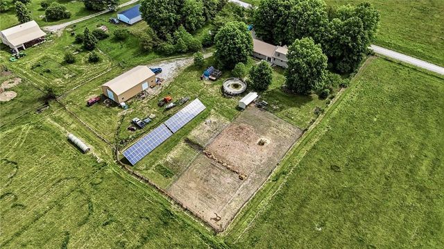 16614 S Hadsell Road, Pleasant Hill, MO 64080