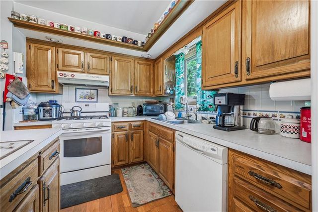 16614 S Hadsell Road, Pleasant Hill, MO 64080