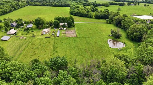 16614 S Hadsell Road, Pleasant Hill, MO 64080