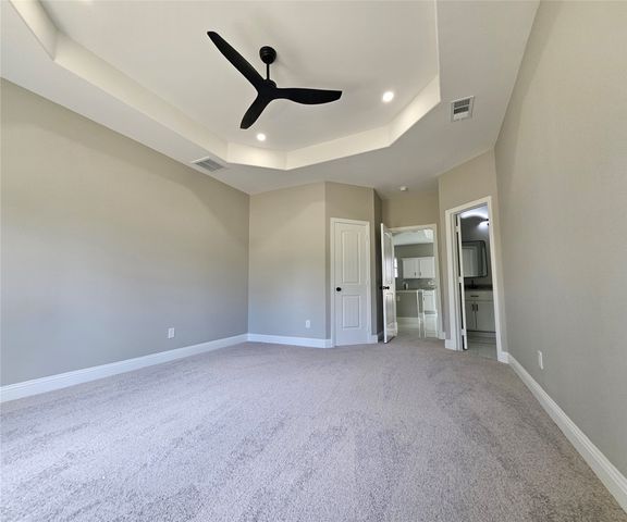 202 E 1st North Street, Kaufman, TX 75142