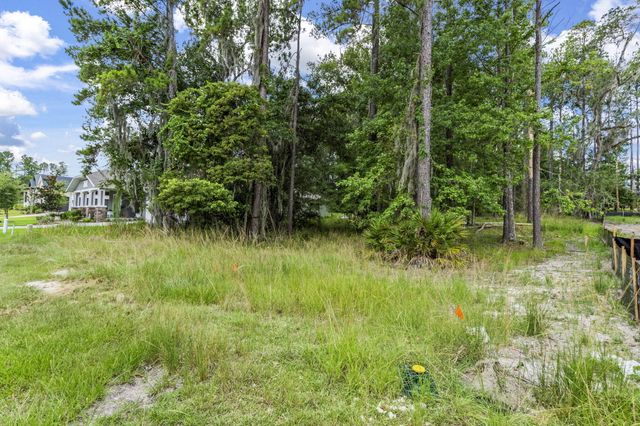 5049 Elm Leaf Drive, Brooksville, FL 34601