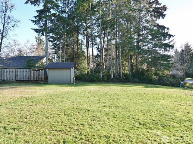 292 Duck Lake Drive SE, Ocean Shores, WA 98569