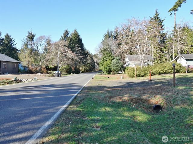 292 Duck Lake Drive SE, Ocean Shores, WA 98569