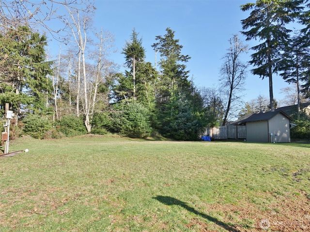 292 Duck Lake Drive SE, Ocean Shores, WA 98569