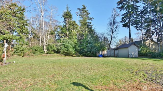 292 Duck Lake Drive SE, Ocean Shores, WA 98569