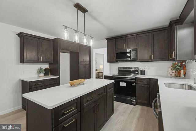 1006 SHEFFIELD AVE, Mechanicsburg, PA 17055