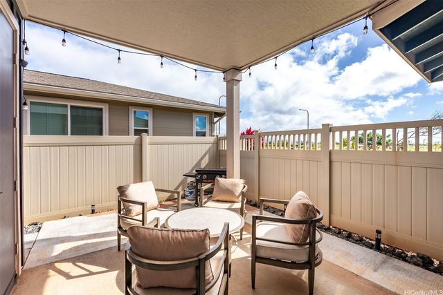 94-1133 Halekukui Street 13, Waipahu, HI 96797