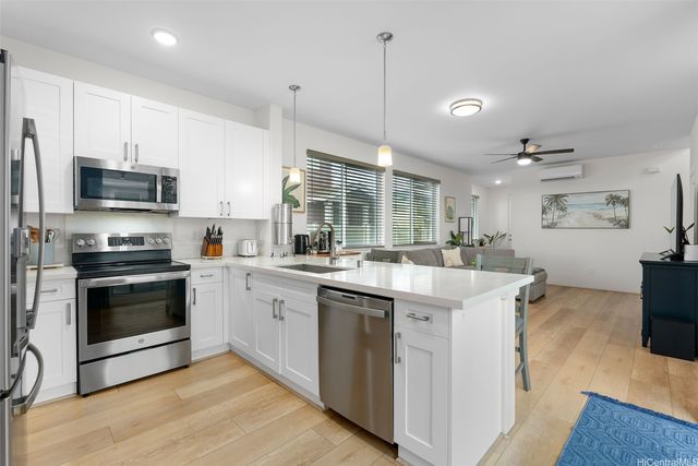 94-1133 Halekukui Street 13, Waipahu, HI 96797