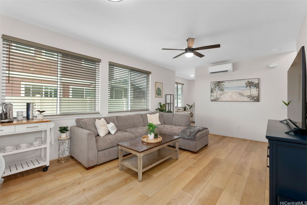 94-1133 Halekukui Street 13, Waipahu, HI 96797