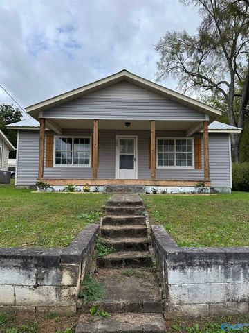 205 Lincoln Avenue NE, Fort Payne, AL 35967