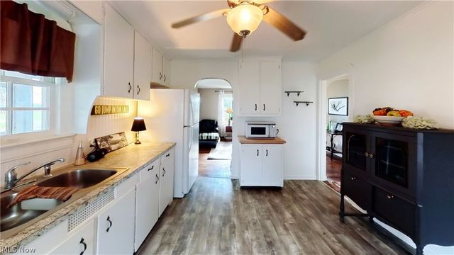 542 Lee Lore Drive, Chippewa Lake, OH 44215