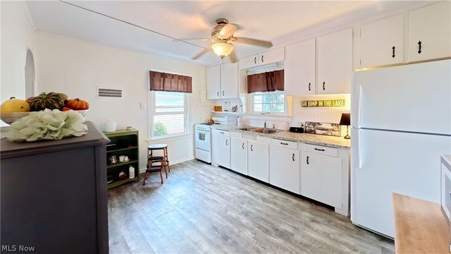542 Lee Lore Drive, Chippewa Lake, OH 44215