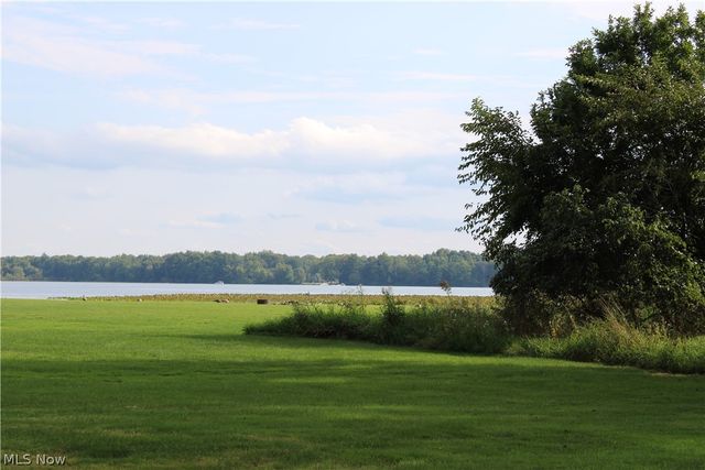 542 Lee Lore Drive, Chippewa Lake, OH 44215