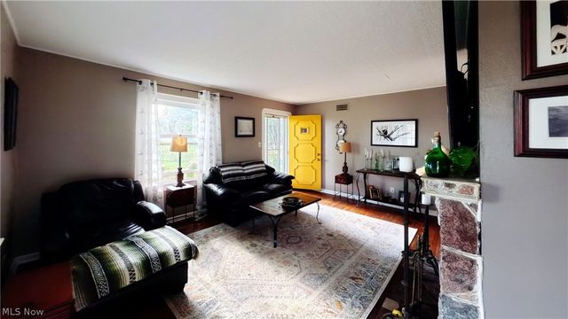 542 Lee Lore Drive, Chippewa Lake, OH 44215