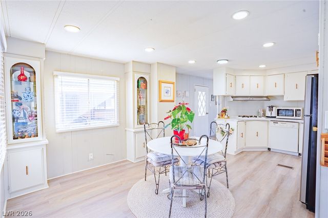 4577 Royal Ridge Boulevard 131, Las Vegas, NV 89103