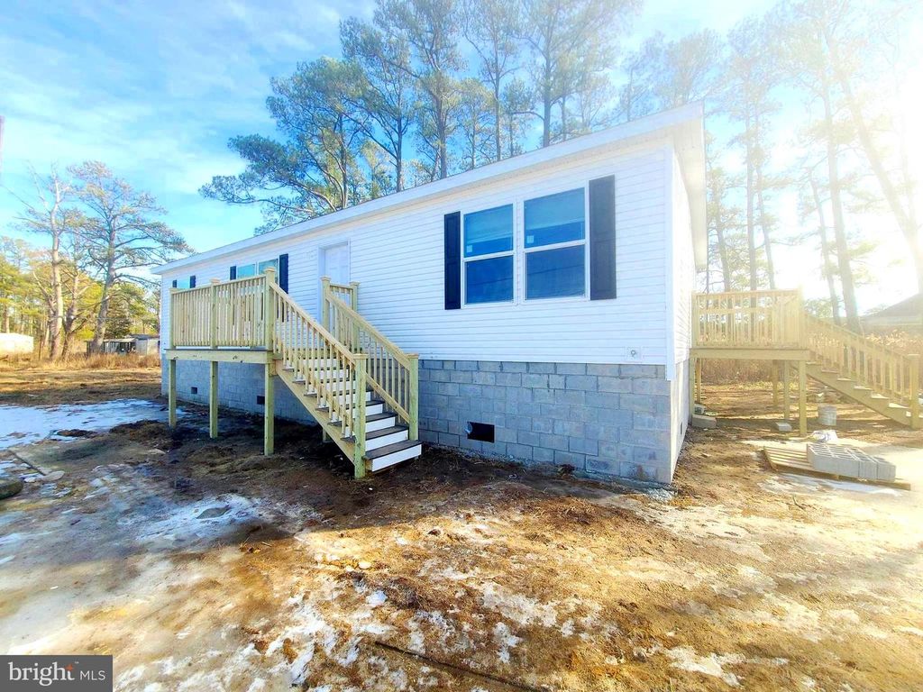 3045 LAWSONIA RD, Crisfield, MD 21817