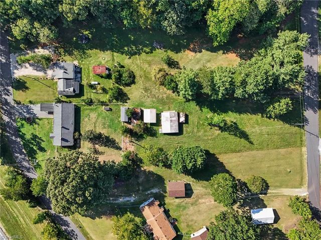 4806 Begonia Road, Pleasant Garden, NC 27313