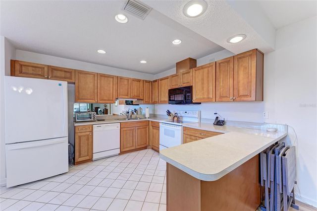 5400 34TH STREET W B16, Bradenton, FL 34210