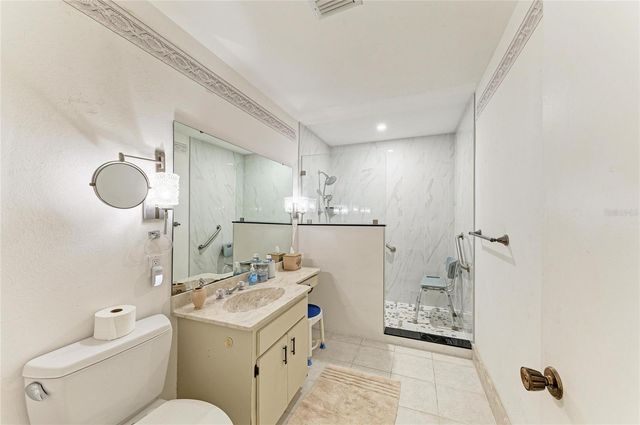 5400 34TH STREET W B16, Bradenton, FL 34210