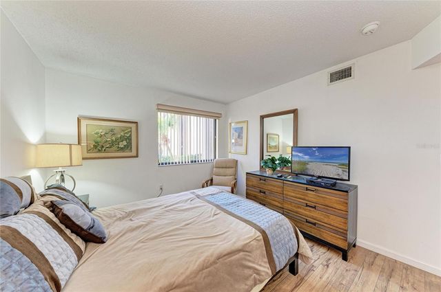 5400 34TH STREET W B16, Bradenton, FL 34210