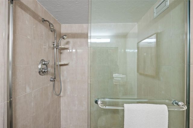 1212 BENJAMIN FRANKLIN DRIVE 701, Sarasota, FL 34236