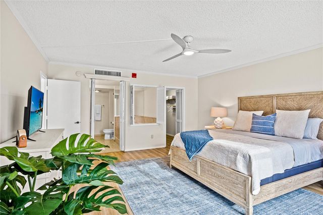 1212 BENJAMIN FRANKLIN DRIVE 701, Sarasota, FL 34236