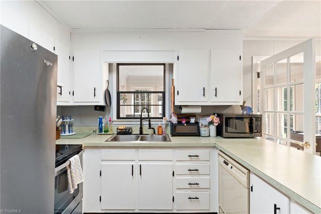 170 Cliffwood Drive, Kernersville, NC 27284