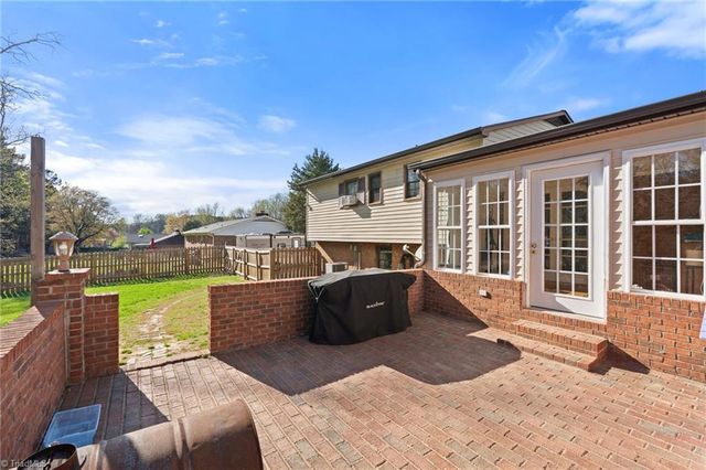 170 Cliffwood Drive, Kernersville, NC 27284