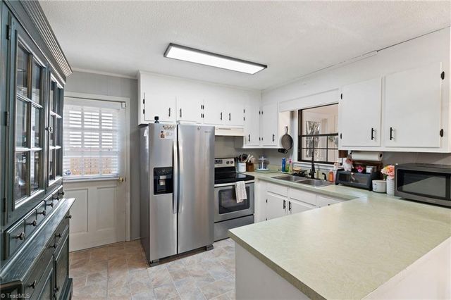 170 Cliffwood Drive, Kernersville, NC 27284