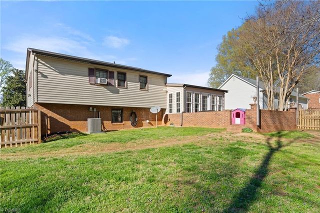 170 Cliffwood Drive, Kernersville, NC 27284