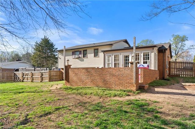 170 Cliffwood Drive, Kernersville, NC 27284