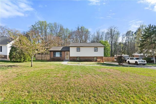 170 Cliffwood Drive, Kernersville, NC 27284
